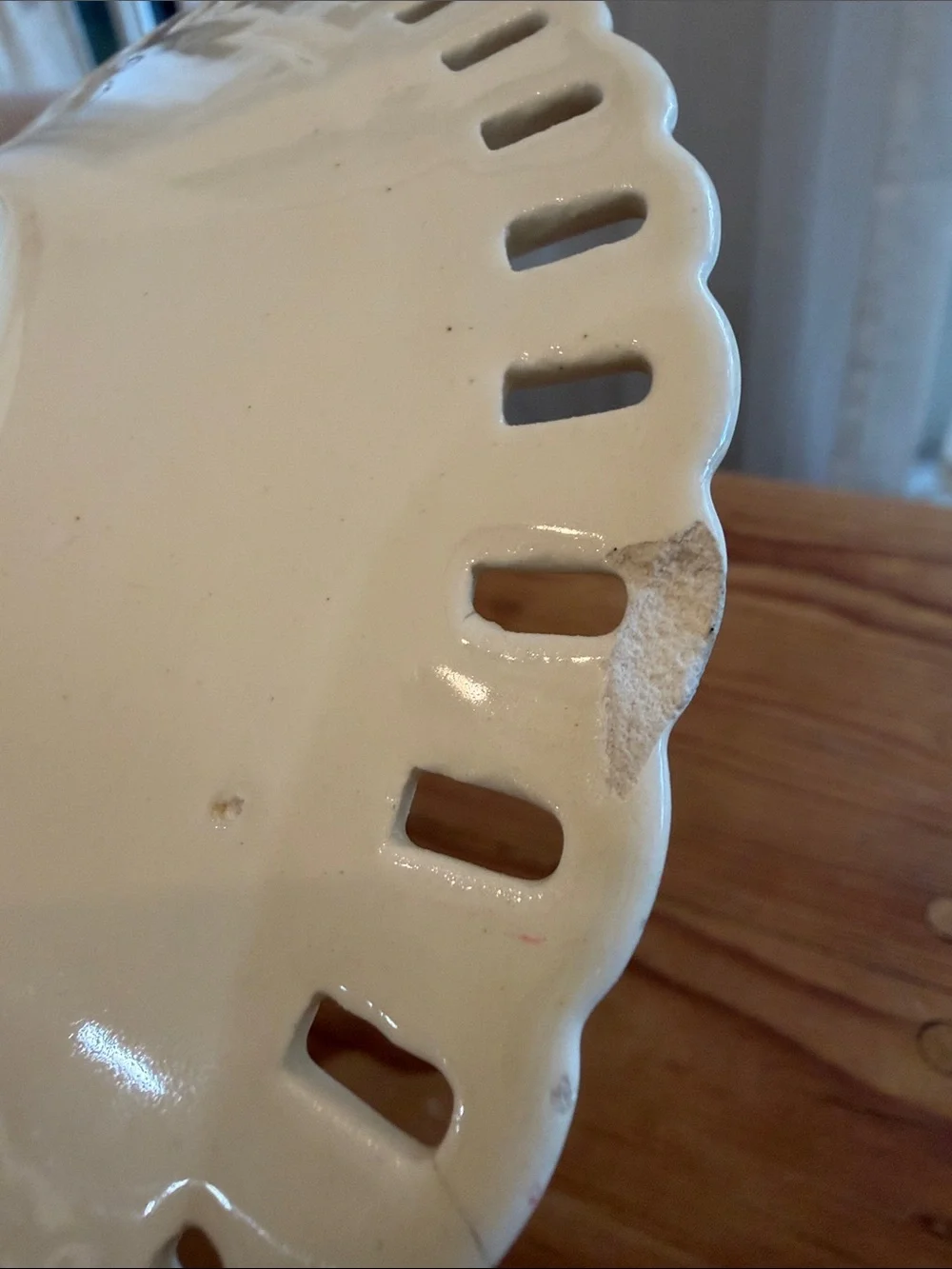 Antique Wedgewood Creamware Basket Weave plate with Scalloped Rim